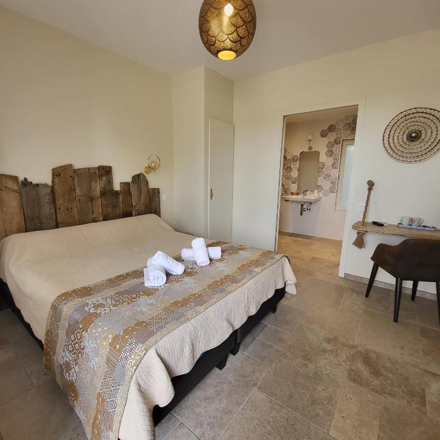 Manade Saint Louis Mas De La Paix Bed & Breakfast Vauvert Bagian luar foto