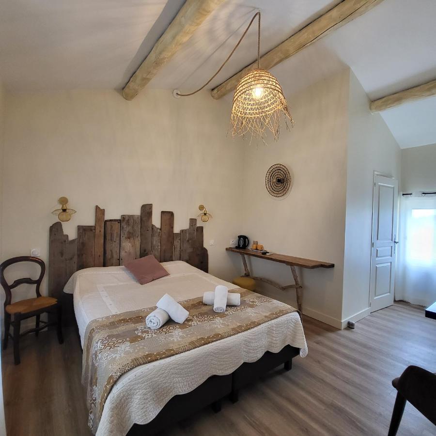 Manade Saint Louis Mas De La Paix Bed & Breakfast Vauvert Bagian luar foto